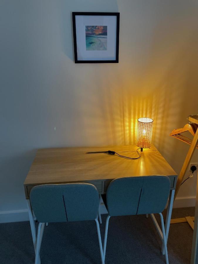 Number 10 Stunning Apartment, Fantastic Location! เอกซ์มัธ ภายนอก รูปภาพ